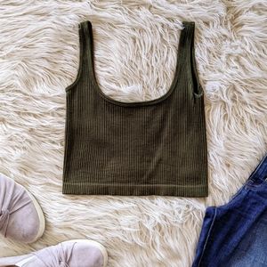 Forest green sleeveless crop top